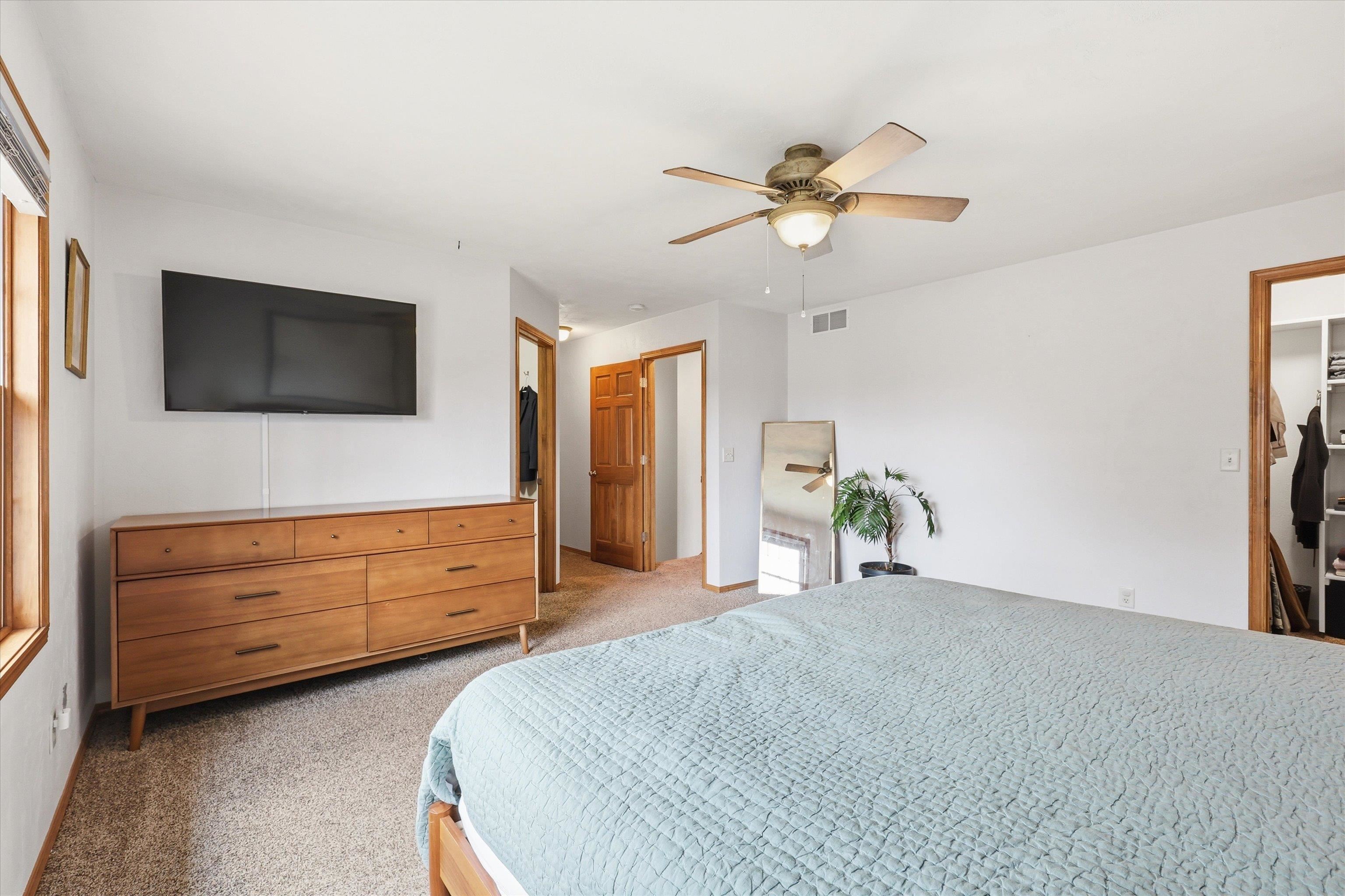 1081 South Violet Lane Appleton, WI 54914 - Photo 16 of 39