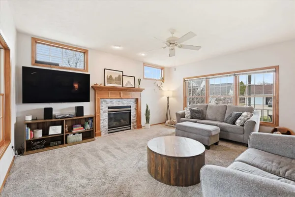 $480,000 | 1081 South Violet Lane, Appleton, WI 54914