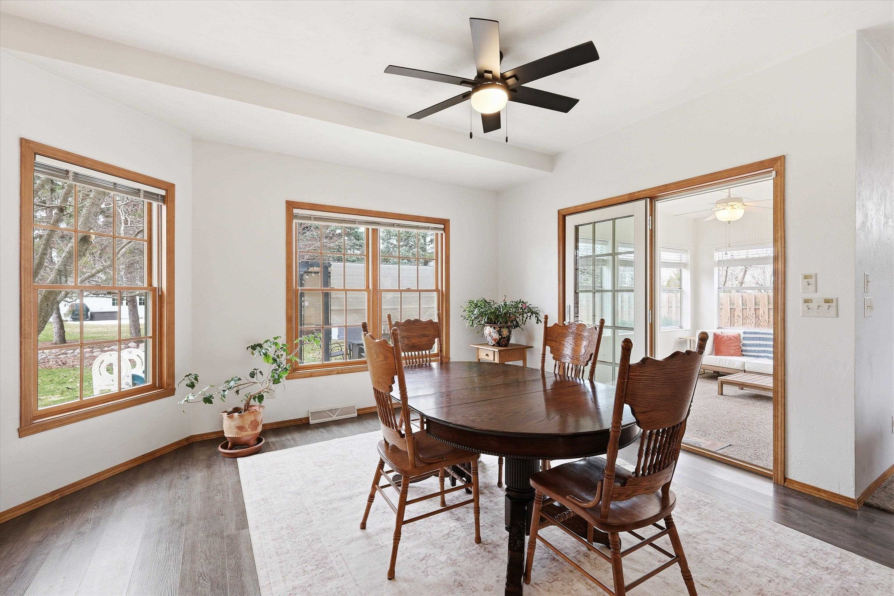 1081 South Violet Lane Appleton, WI 54914 - Photo 8 of 39