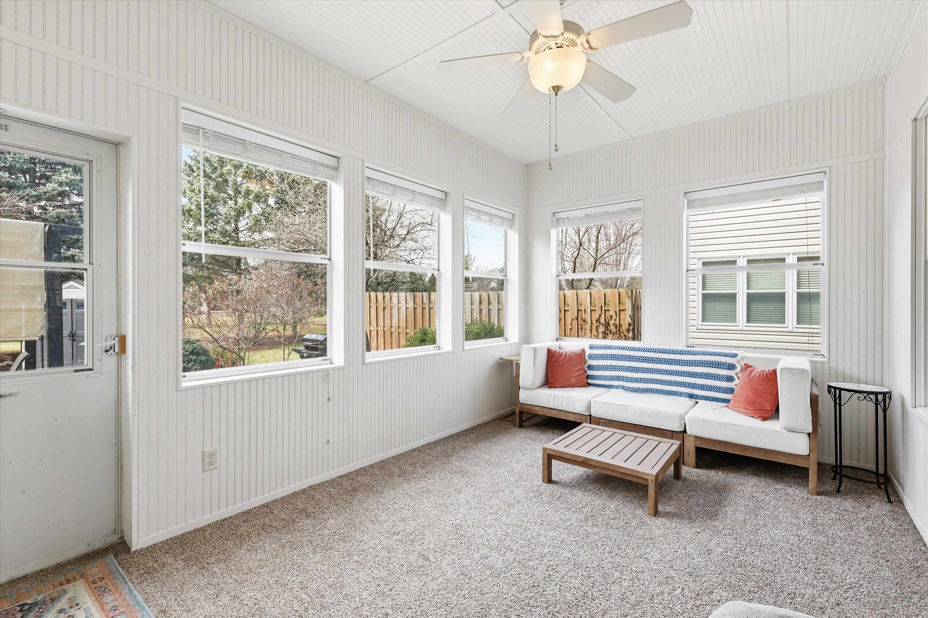 1081 South Violet Lane Appleton, WI 54914 - Photo 9 of 39