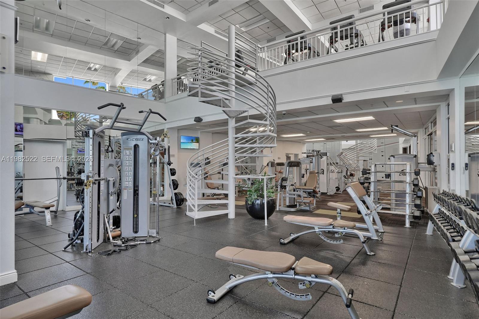 808 Brickell Key Drive, Unit 3702 Miami, FL 33131 - Photo 16 of 100