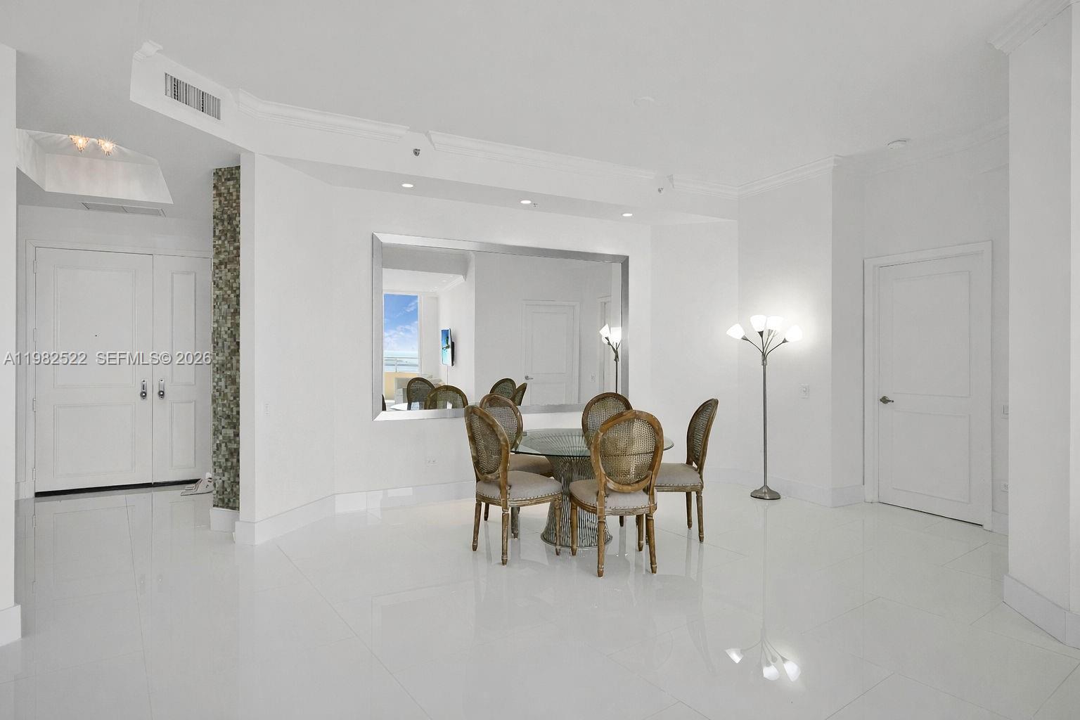 808 Brickell Key Drive, Unit 3702 Miami, FL 33131 - Photo 31 of 100