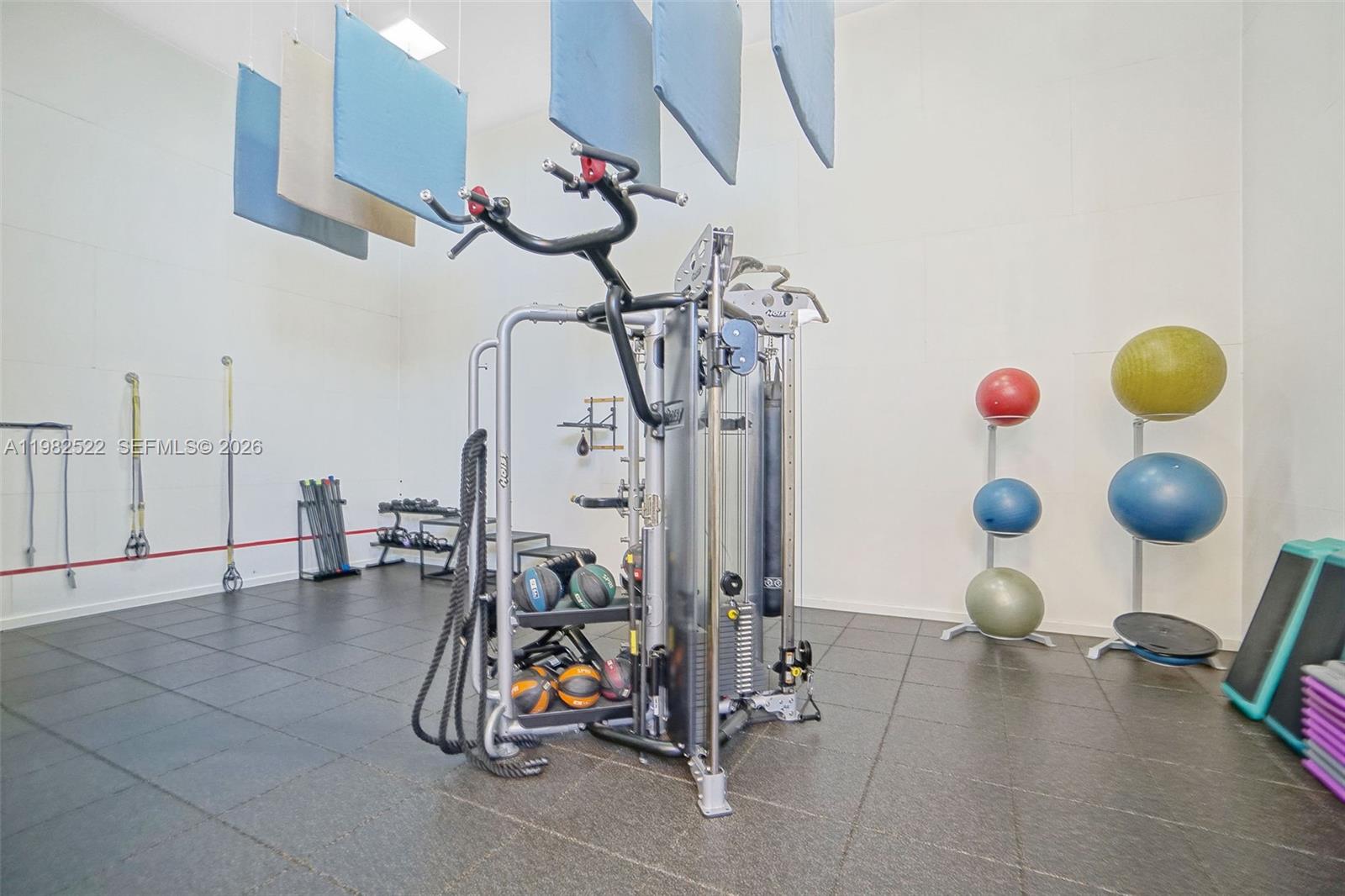 808 Brickell Key Drive, Unit 3702 Miami, FL 33131 - Photo 8 of 100