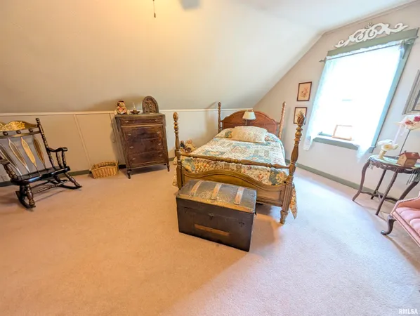 $329,000 | 1400 Womble Road, Harrisburg, IL 62946