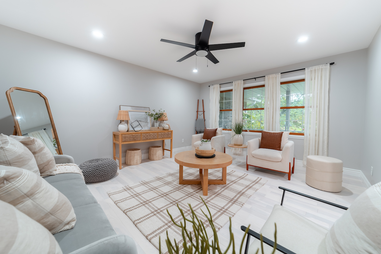4818 5th Street Winthrop Harbor, IL 60096 - Photo 15 of 42 a living room with furniture and a large window