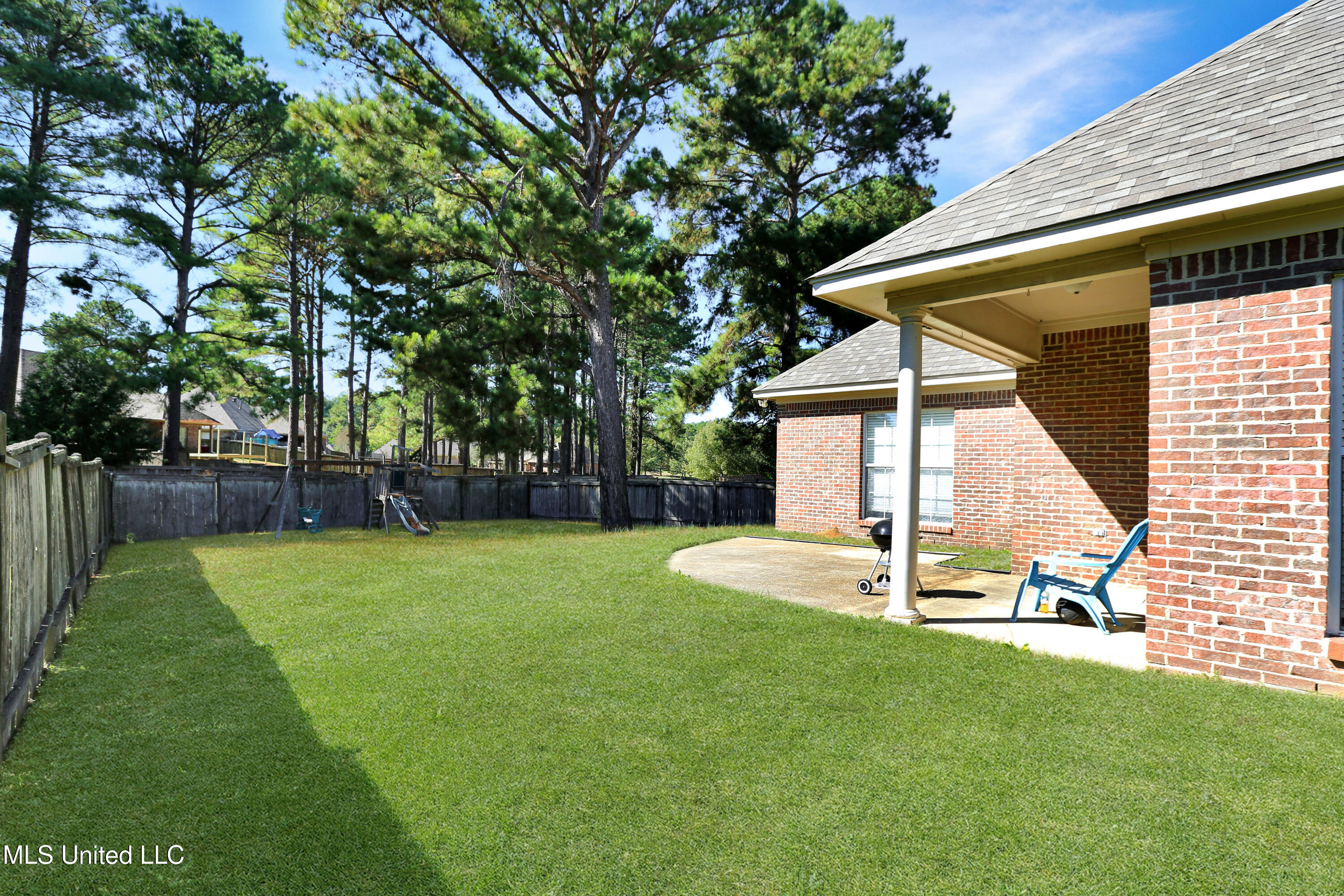 131 Devlin Springs Drive Madison, MS 39110 - Photo 14 of 17 131 Devlin Springs Dr - 12