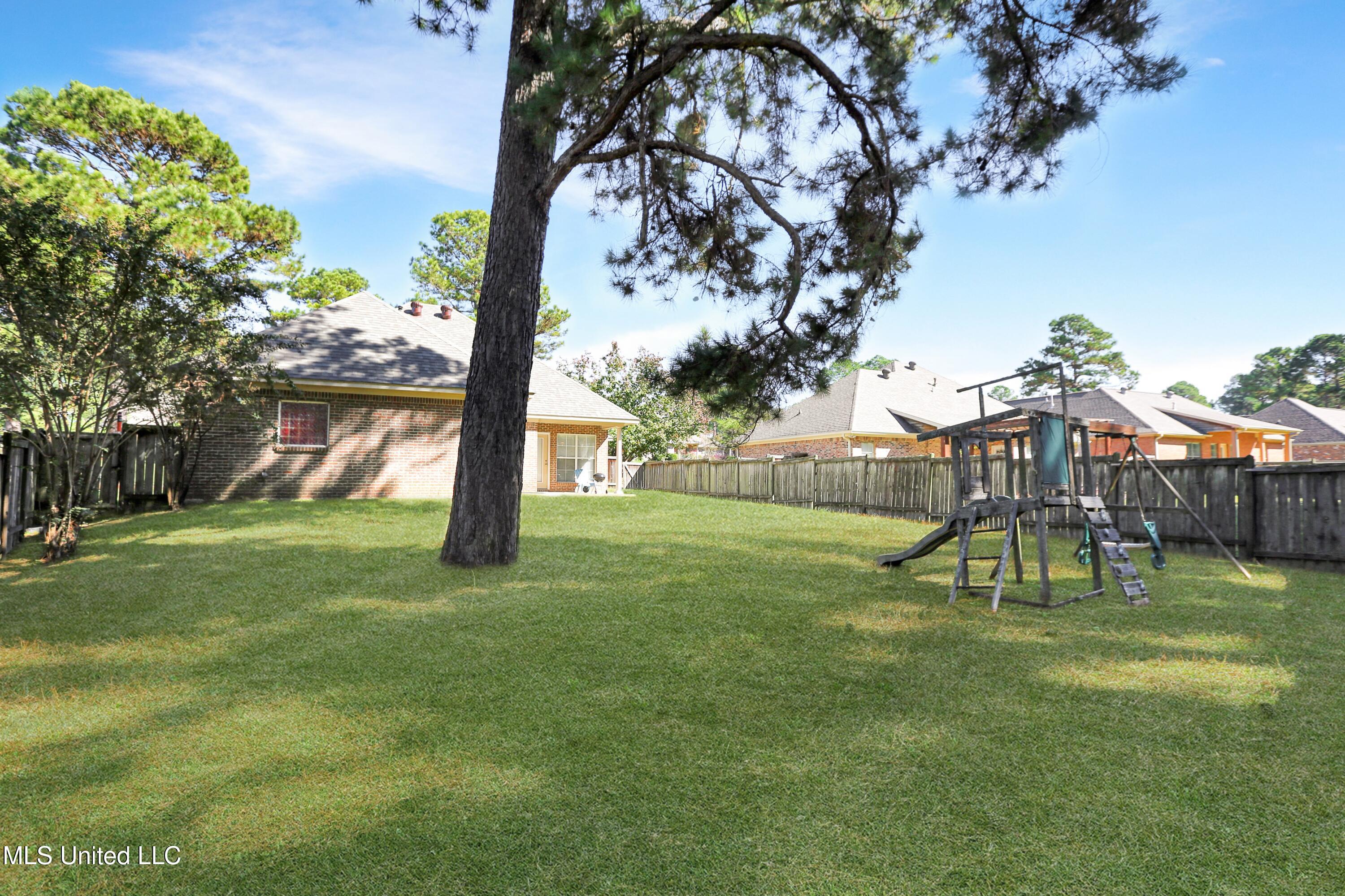 131 Devlin Springs Drive Madison, MS 39110 - Photo 15 of 17 131 Devlin Springs Dr - 14