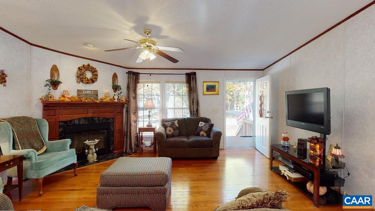 416 Hummingbird Road Scottsville, VA 24590 - Photo 2 of 36 Gallery Image 2