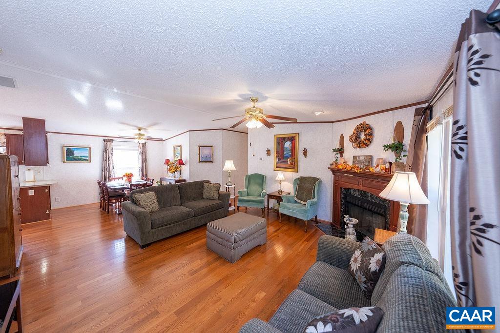 416 Hummingbird Road Scottsville, VA 24590 - Photo 3 of 36 Gallery Image 3