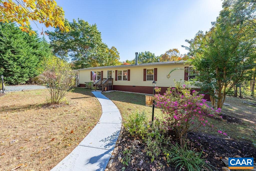 416 Hummingbird Road Scottsville, VA 24590 - Photo 35 of 36 Gallery Image 35