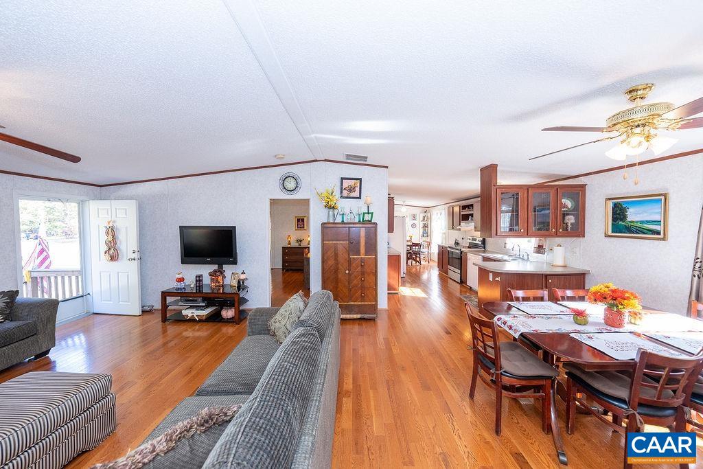 416 Hummingbird Road Scottsville, VA 24590 - Photo 5 of 36 Gallery Image 5