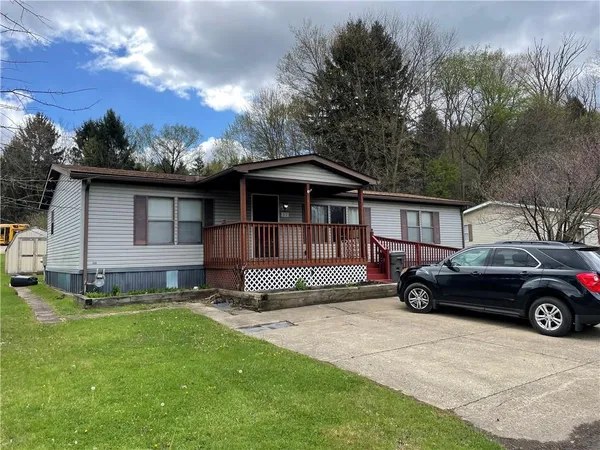 $29,900 | 32 Oakview Drive, Beaver Falls, PA 15010