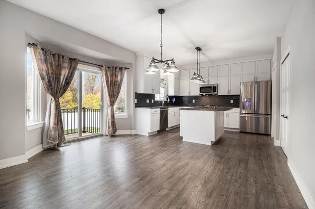 $394,900 | 583 Falcon Drive, Dundee, MI 48131