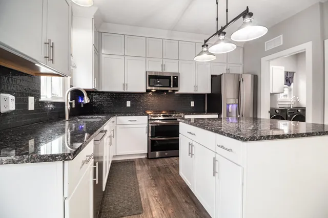 $394,900 | 583 Falcon Drive, Dundee, MI 48131