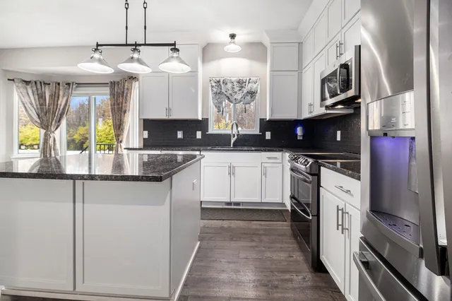 $394,900 | 583 Falcon Drive, Dundee, MI 48131