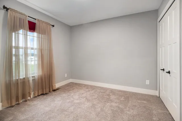 $394,900 | 583 Falcon Drive, Dundee, MI 48131