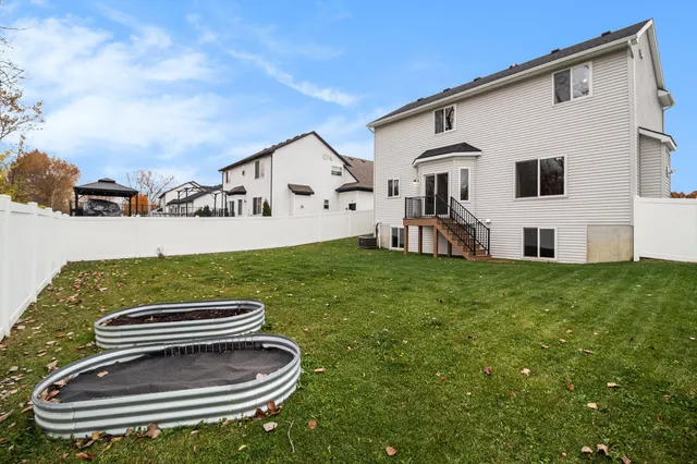 $394,900 | 583 Falcon Drive, Dundee, MI 48131