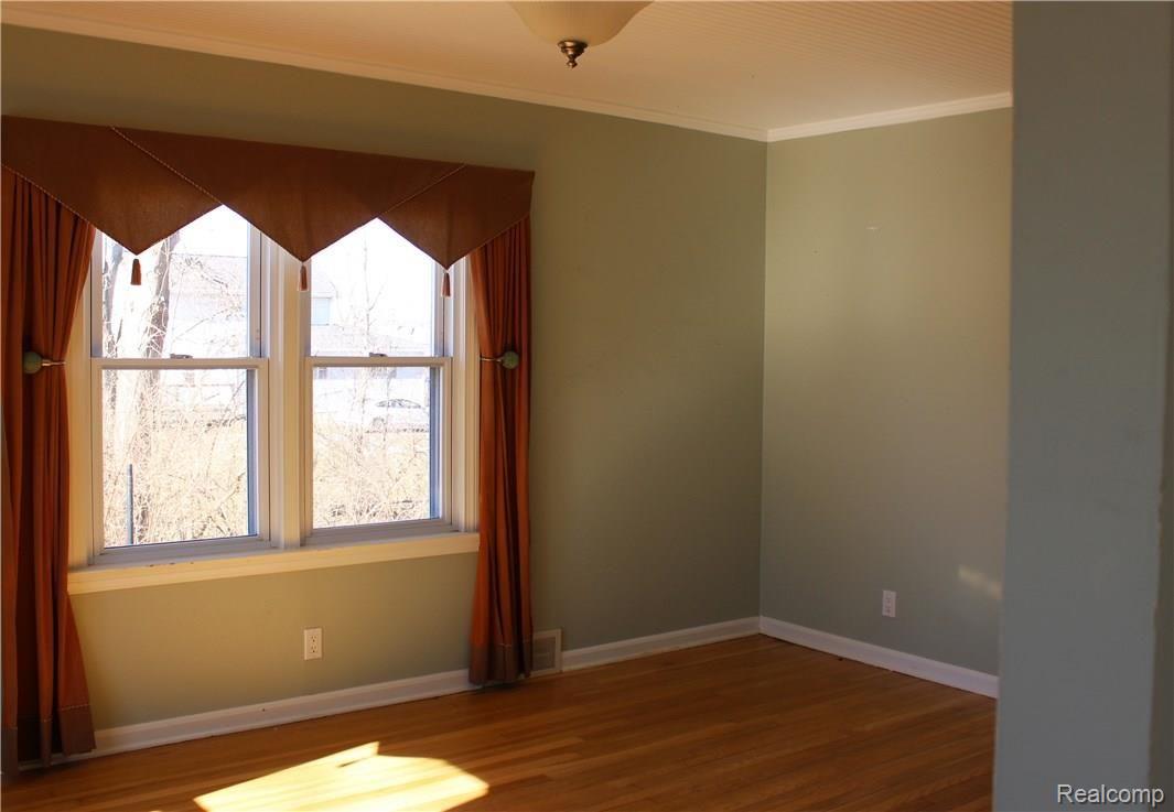 376 Davis Lake Road Lapeer, MI 48446 - Photo 4 of 25 Living Room with Plenty of Light