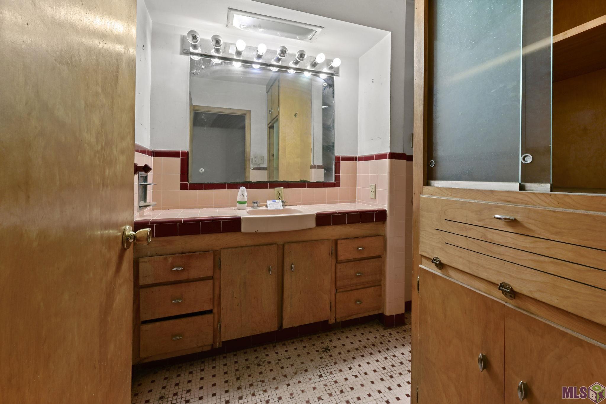 996 Staring Lane Baton Rouge, LA 70810 - Photo 14 of 21