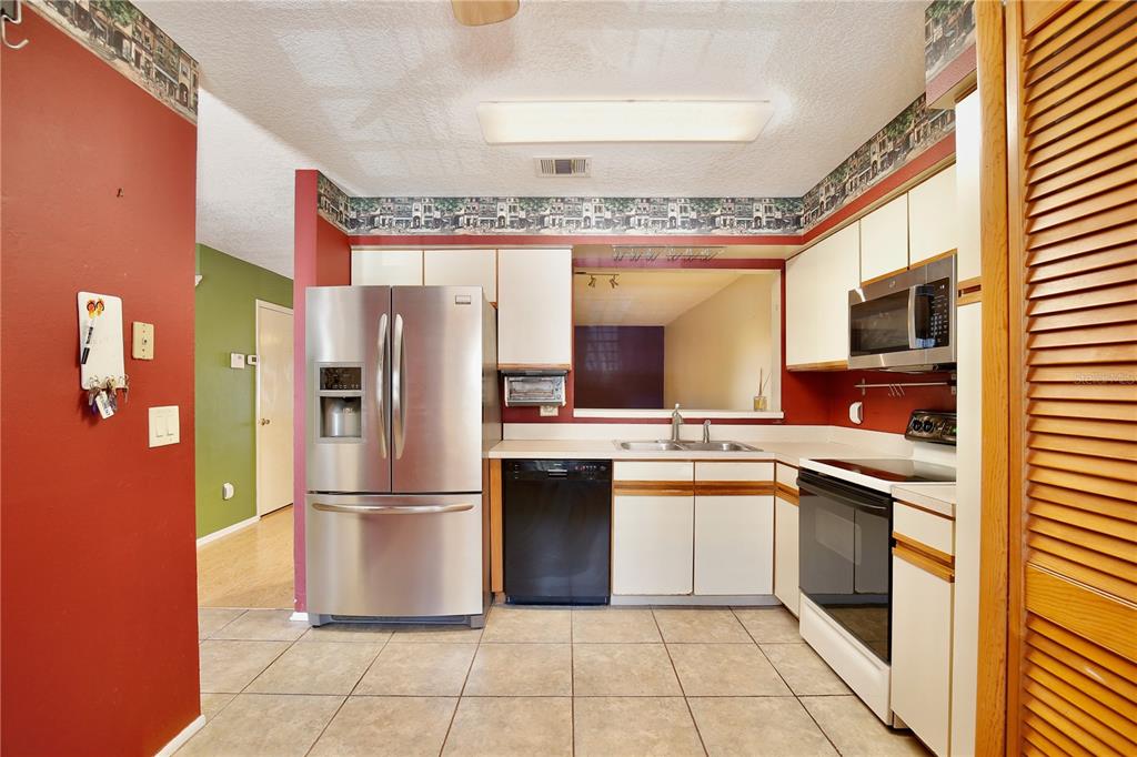 2924 Harbour Grace Court Apopka, FL 32703 - Photo 5 of 35