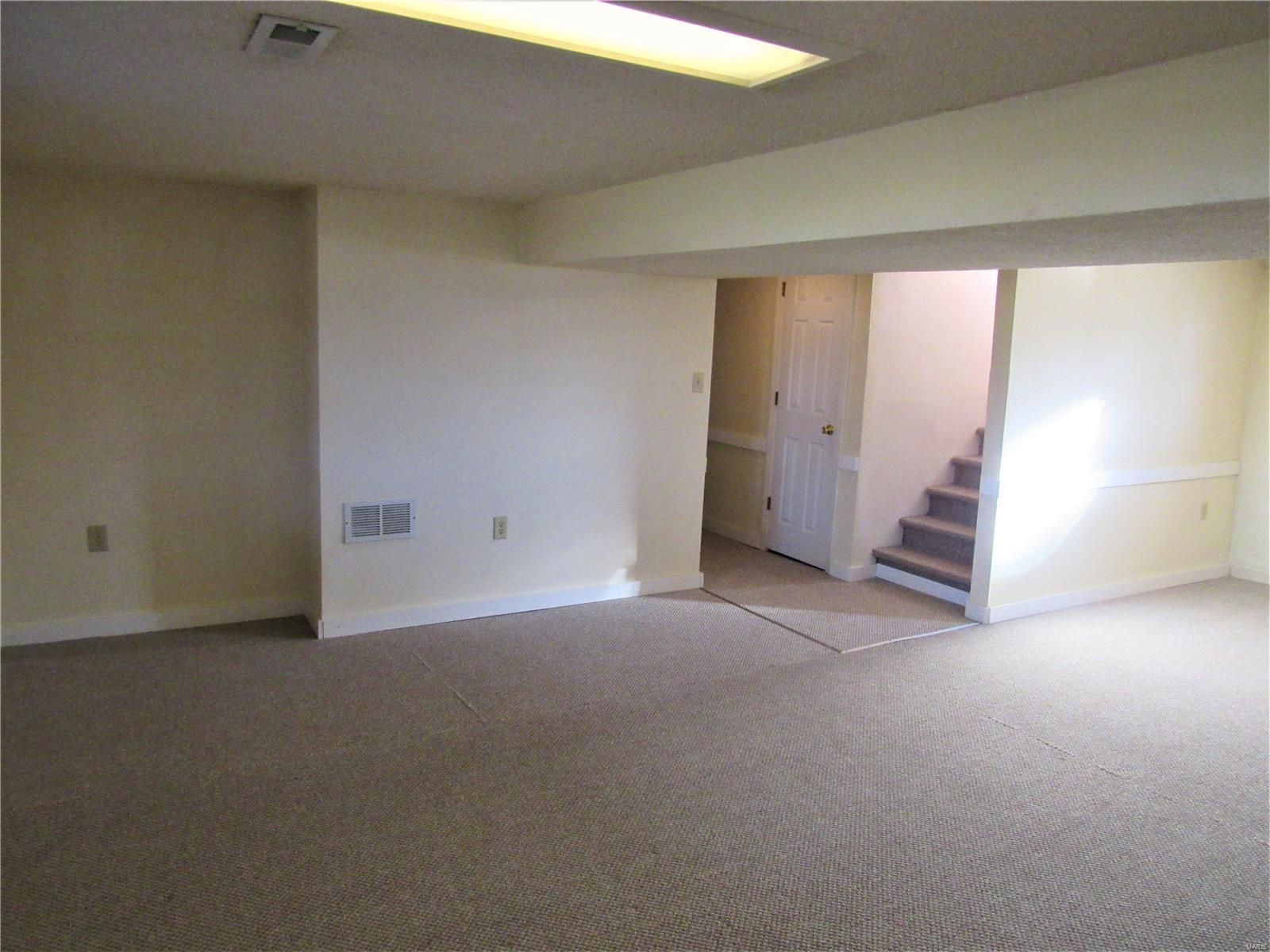 112 George Street Brighton, IL 62012 - Photo 13 of 19 Gallery Image 13