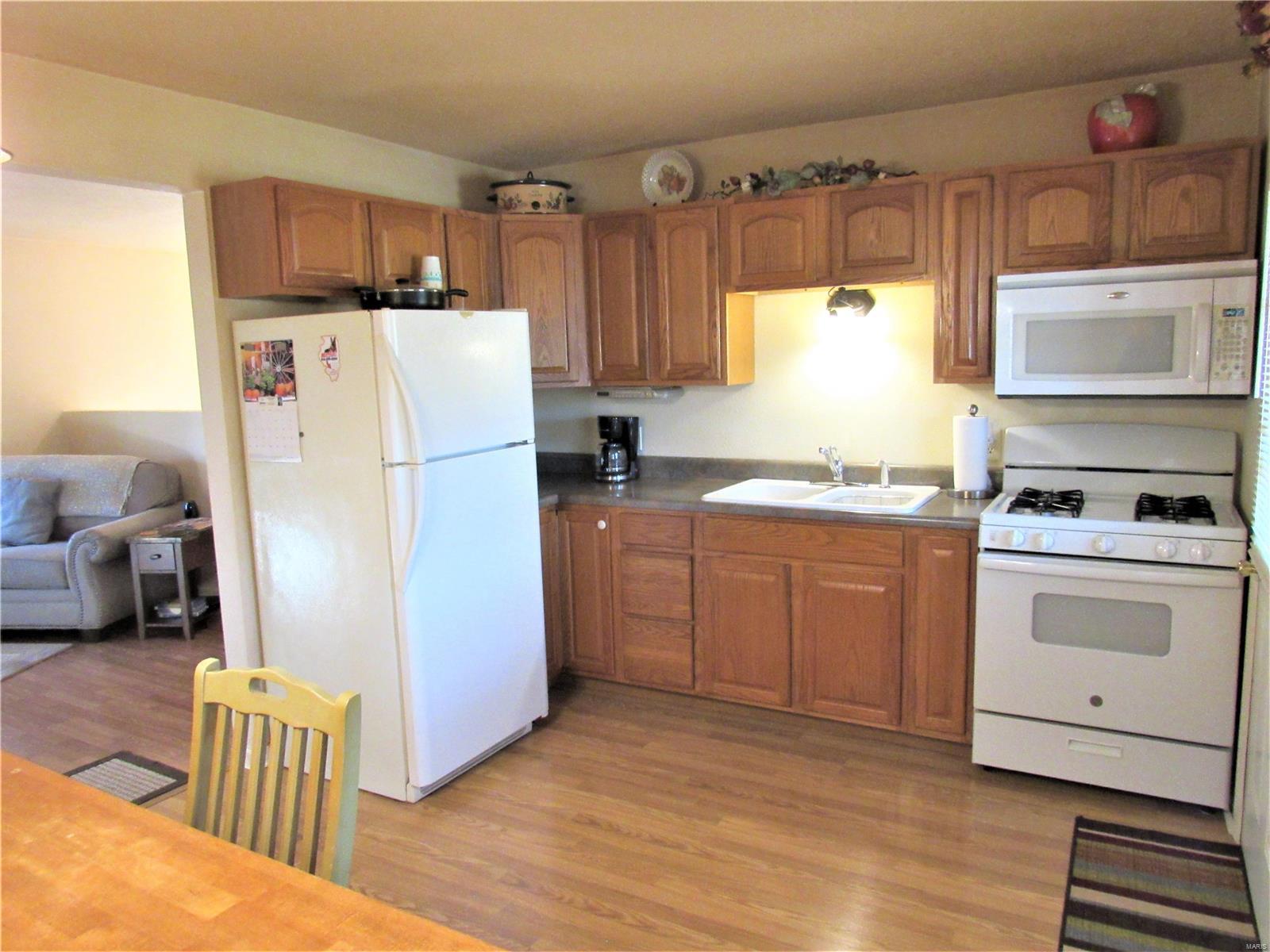112 George Street Brighton, IL 62012 - Photo 6 of 19 Gallery Image 6
