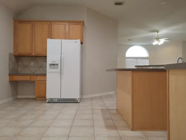 $2,400 | 3314 Worthington Drive, Pearland, TX 77584