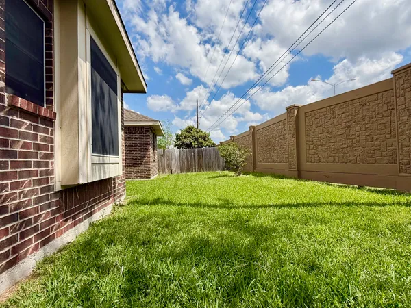 $2,400 | 3314 Worthington Drive, Pearland, TX 77584