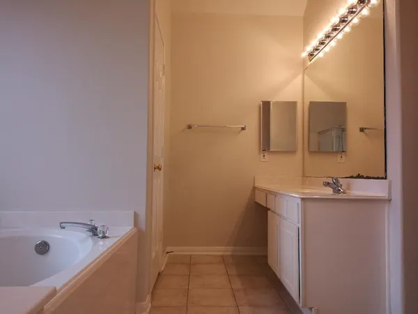 $2,400 | 3314 Worthington Drive, Pearland, TX 77584