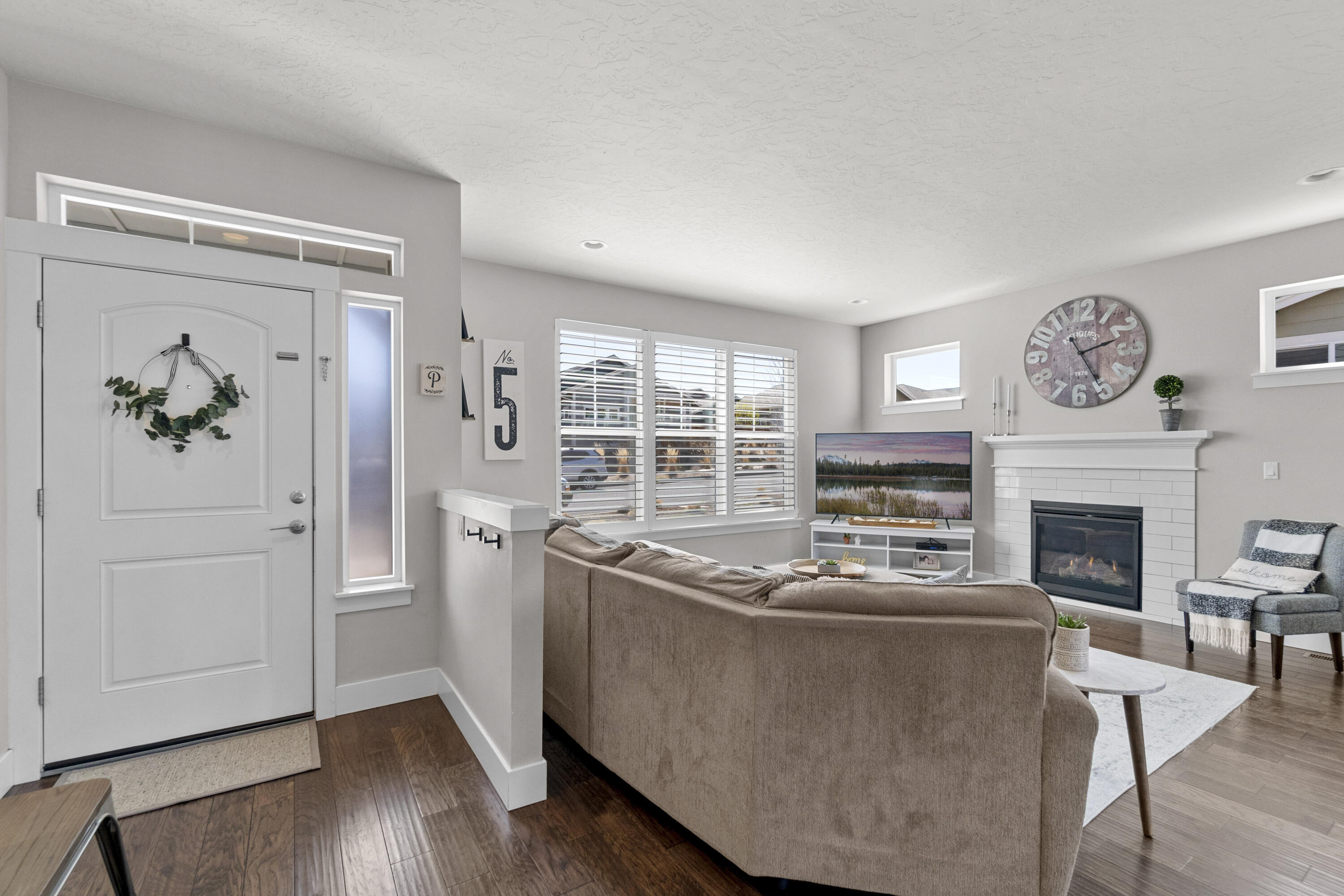 20778 Kilbourne Loop Bend, OR 97701 - Photo 5 of 39 DSC00536