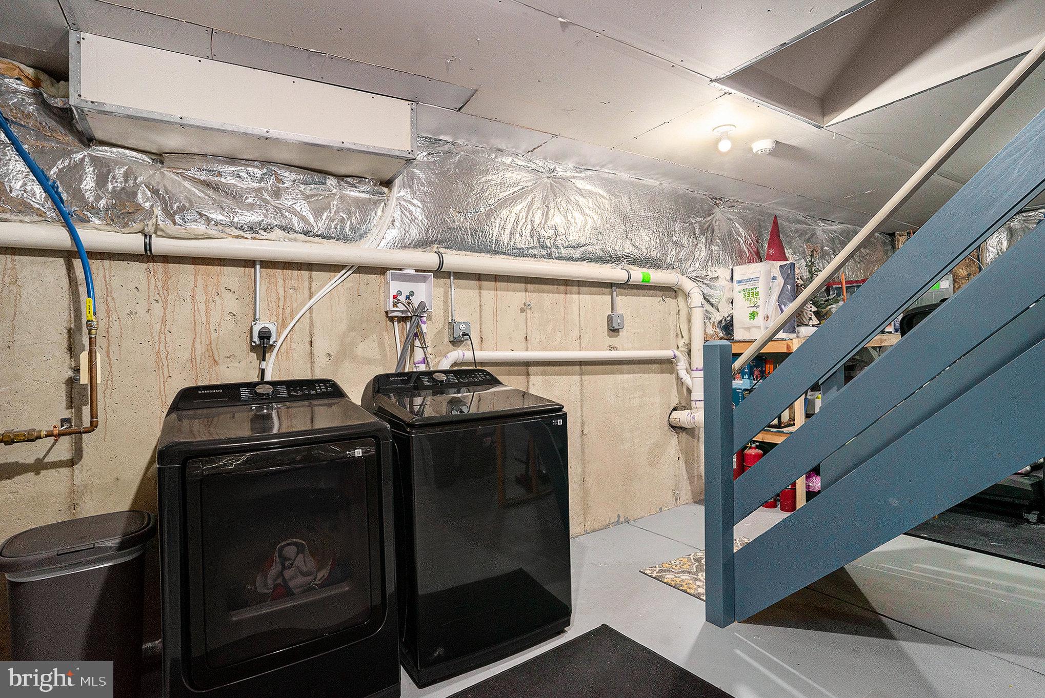 20 Bunker Way Pottstown, PA 19464 - Photo 34 of 45 a utility room with dryer and washer