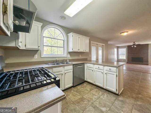 $2,125 | 3340 Summit Pl Drive, Loganville, GA 30052