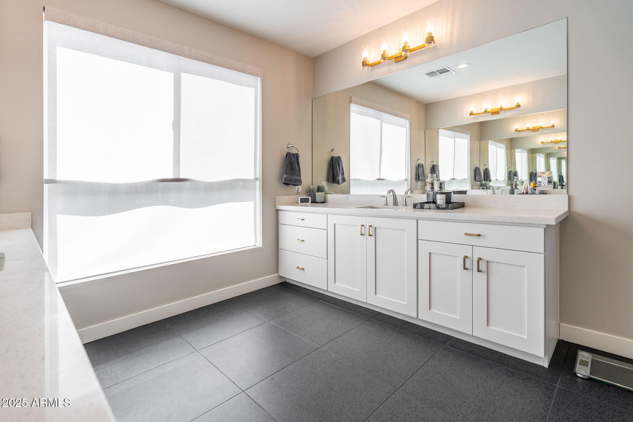 3925 East Sagebrush Street Gilbert, AZ 85296 - Photo 20 of 33 His & Her Vanities