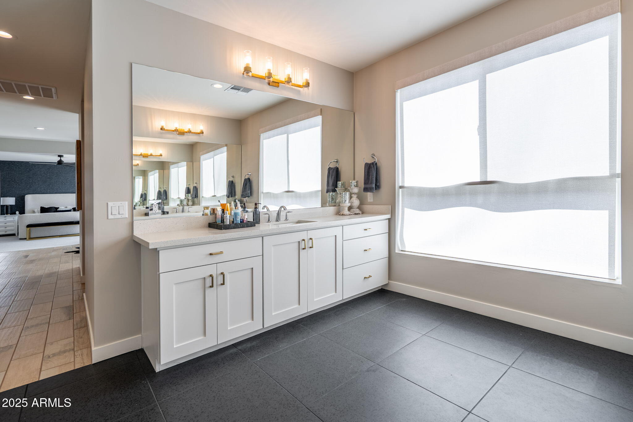 3925 East Sagebrush Street Gilbert, AZ 85296 - Photo 24 of 39 Her Vanity