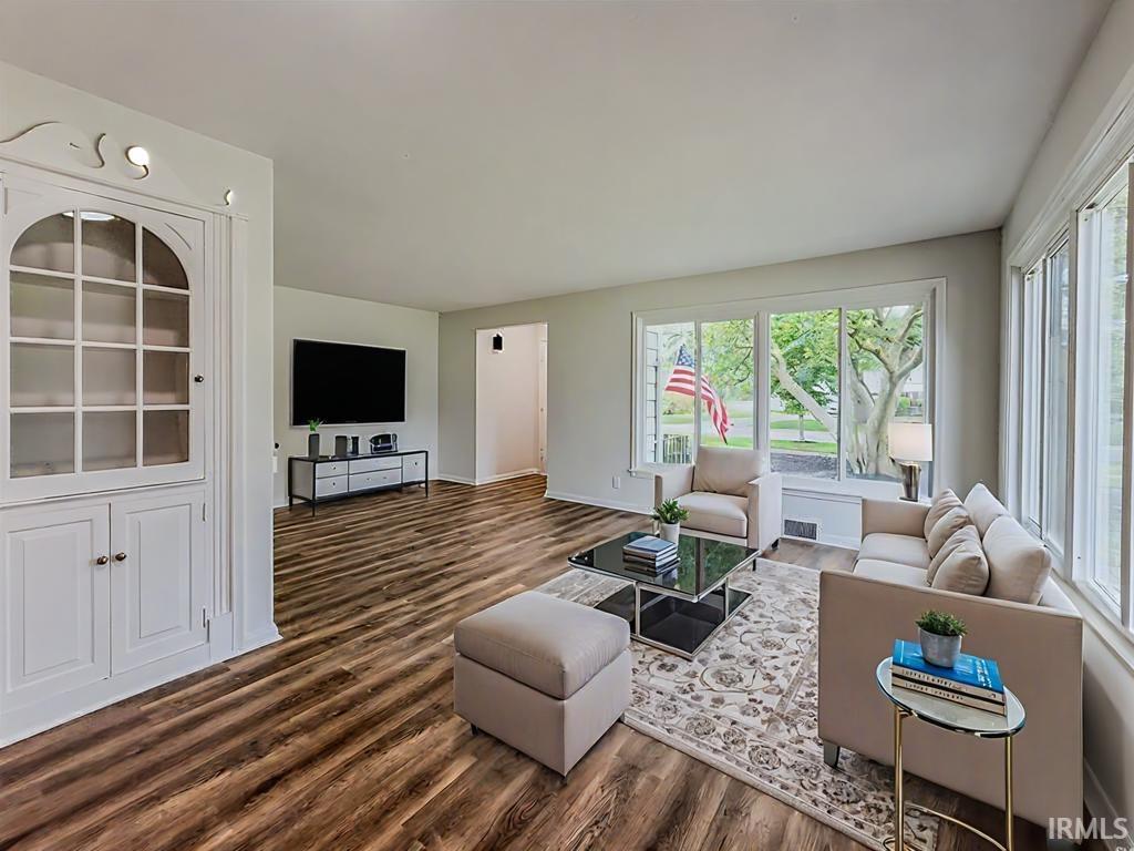 2425 Ojibway Trail Fort Wayne, IN 46809 - Photo 5 of 36