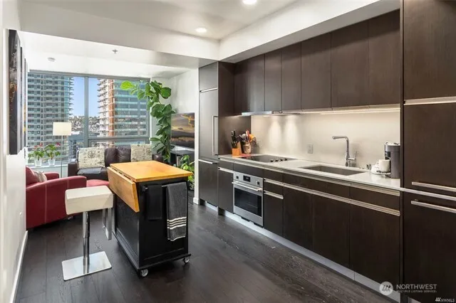 $2,850 | 1808 Minor Avenue, Unit 1607, Seattle, WA 98101