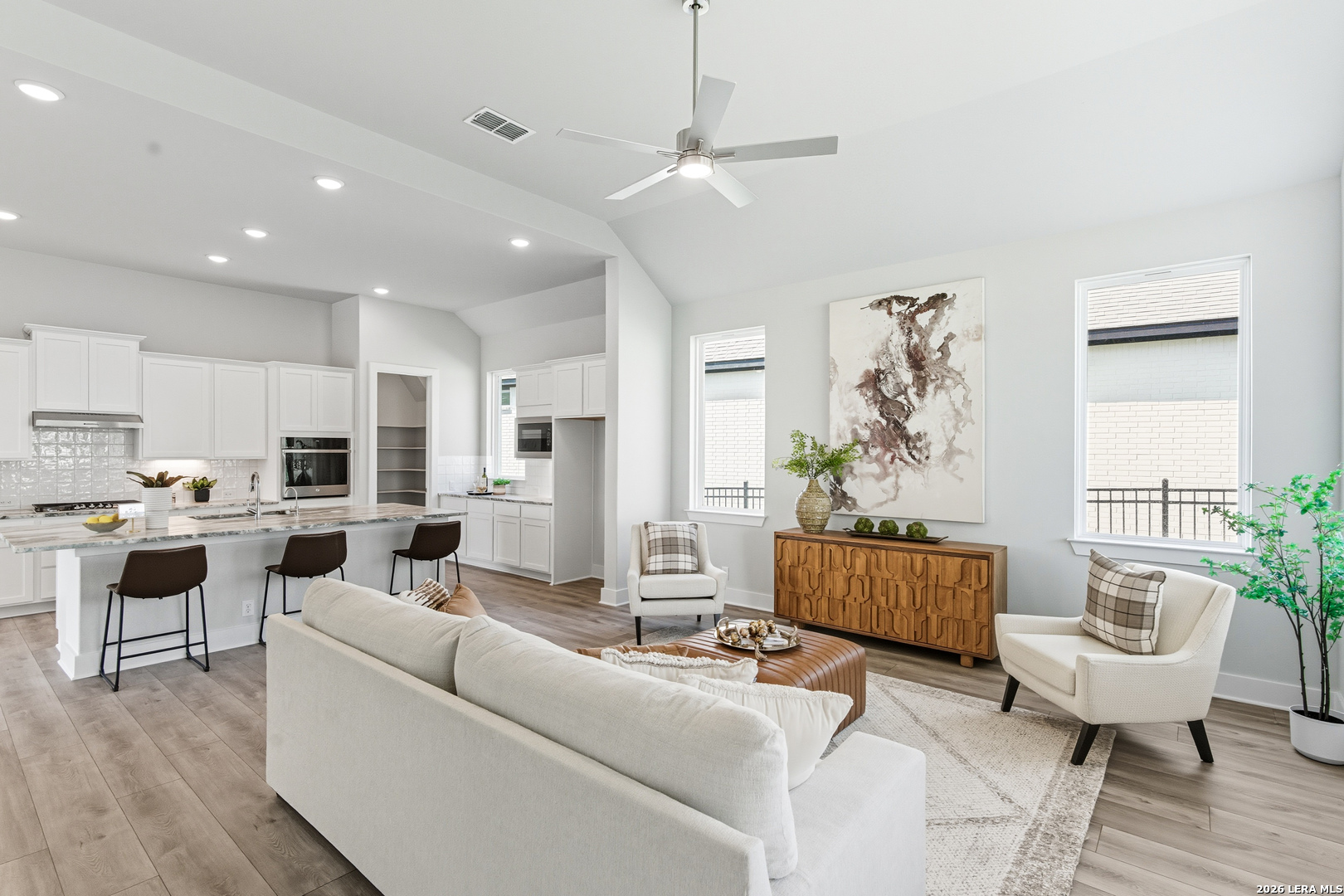 230 Hidalgo Boerne, TX 78006 - Photo 15 of 40