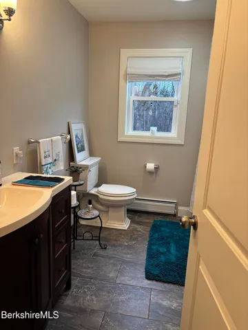 $549,900 | 558 North Main Street, Lanesborough, MA 01237