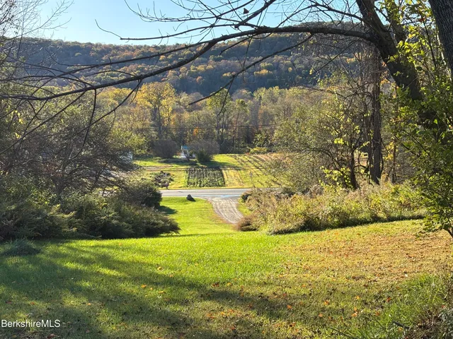 $549,900 | 558 North Main Street, Lanesborough, MA 01237