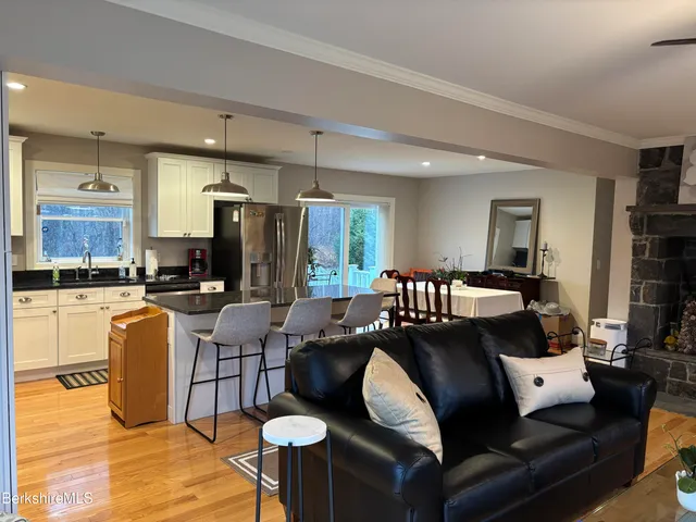 $549,900 | 558 North Main Street, Lanesborough, MA 01237