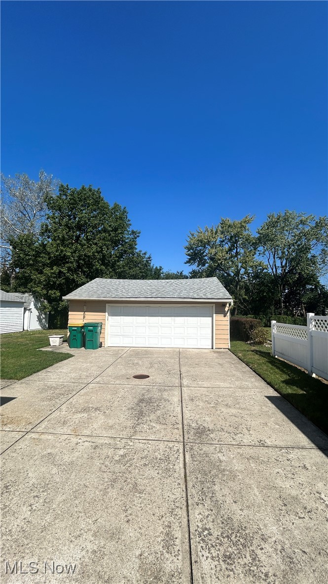 20739 Donnybrook Road Maple Heights, OH 44137 - Photo 3 of 22 View of detached garage