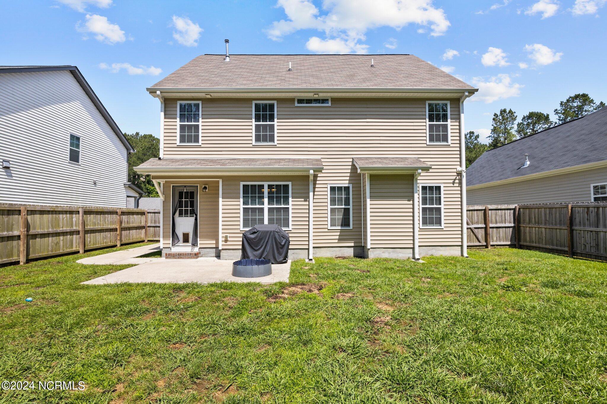 303 Station House Road New Bern, NC 28562 - Photo 28 of 39 back yard