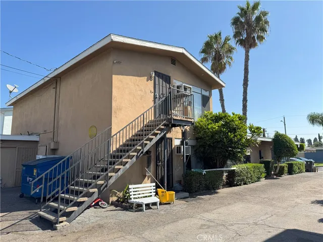 a view of empty room with a fireplace