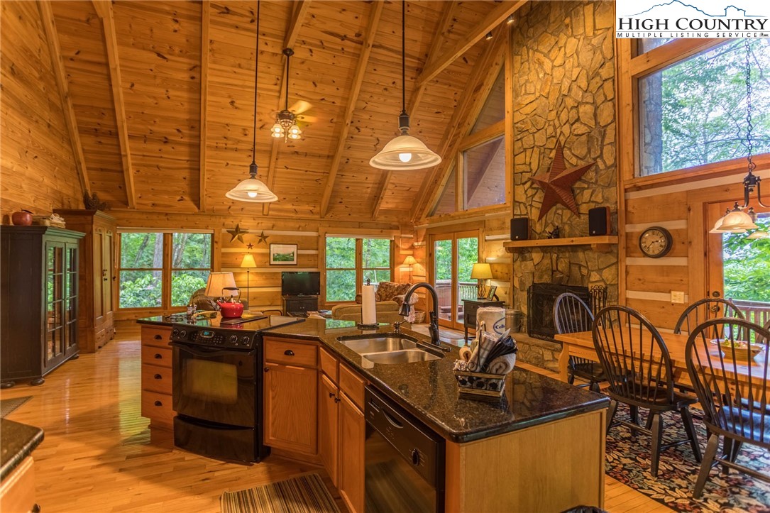 1335 Nettles Ridge Road Banner Elk, NC 28604 - Photo 10 of 39 Gallery Image 10