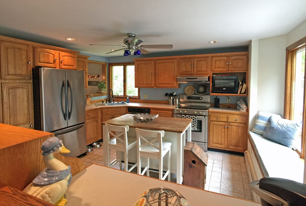 522 Dickinson Street Fall River, MA 02721 - Photo 11 of 20 Gallery Image 11