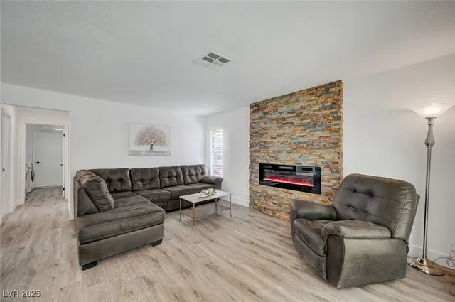 $579,999 | 345 Templeton Drive, Henderson, NV 89074