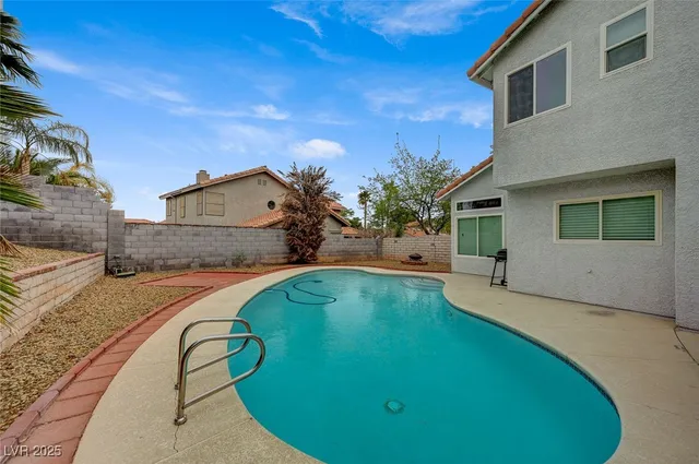 $579,999 | 345 Templeton Drive, Henderson, NV 89074