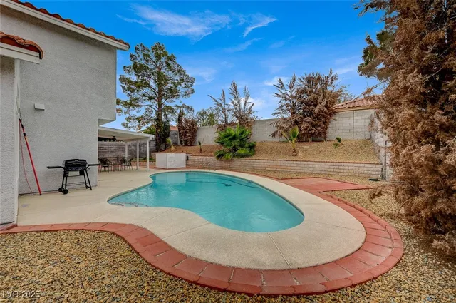 $579,999 | 345 Templeton Drive, Henderson, NV 89074