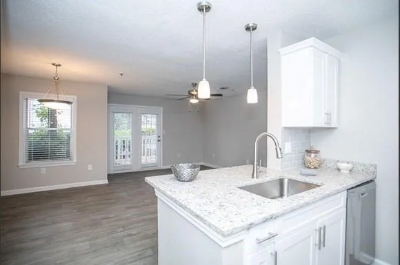 $1,309 | 100 Dunwoody Gables Drive, Unit 4D206, Dunwoody, GA 30338