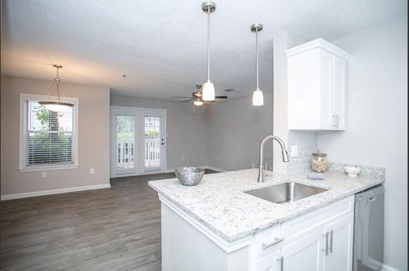 100 Dunwoody Gables Drive, Unit 6D208 Dunwoody, GA 30338 - Photo 3 of 28